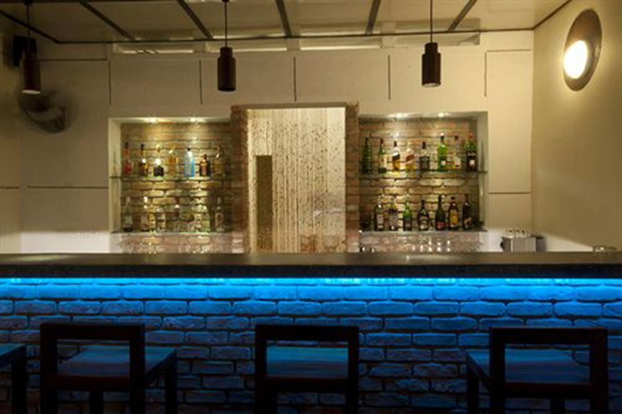 The Sangkum Hotel بنوم بنه المظهر الخارجي الصورة